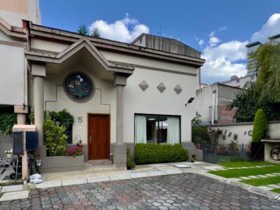 Casa en Venta en Vista Hermosa | Jardín Privado | 3 Recámaras | 4 Estacionamientos