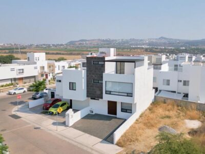 Casa nueva con doble altura | roof garden | Cañadas del Arroyo | Corregidora - Querétaro