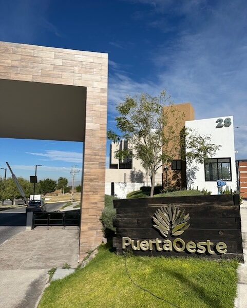 Casas nuevas en venta en Puerta Oeste | 197m² | El Condado Corregidora| Querétaro