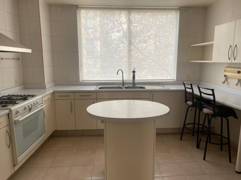 Departamento amueblado en renta en Villa Florence | 225 m² | 3 estacionamientos y amenidades premium