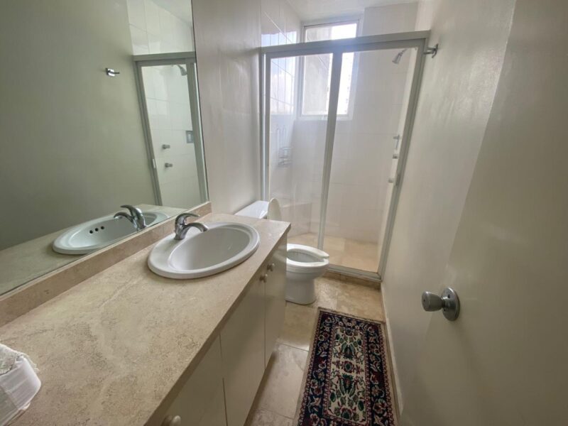 Departamento amueblado en renta en Villa Florence | 225 m² | 3 estacionamientos y amenidades premium