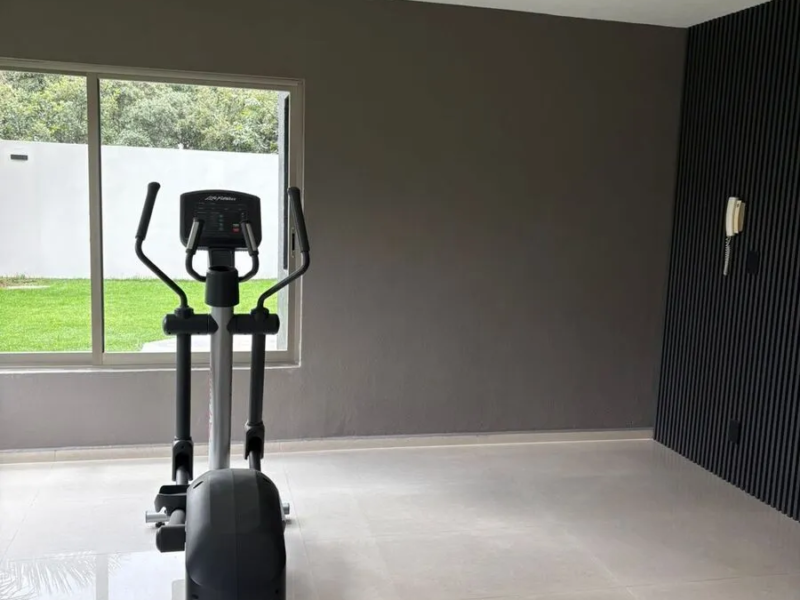 Casa en renta con vistas al club de golf | 1,000 m² | gym y spa privados