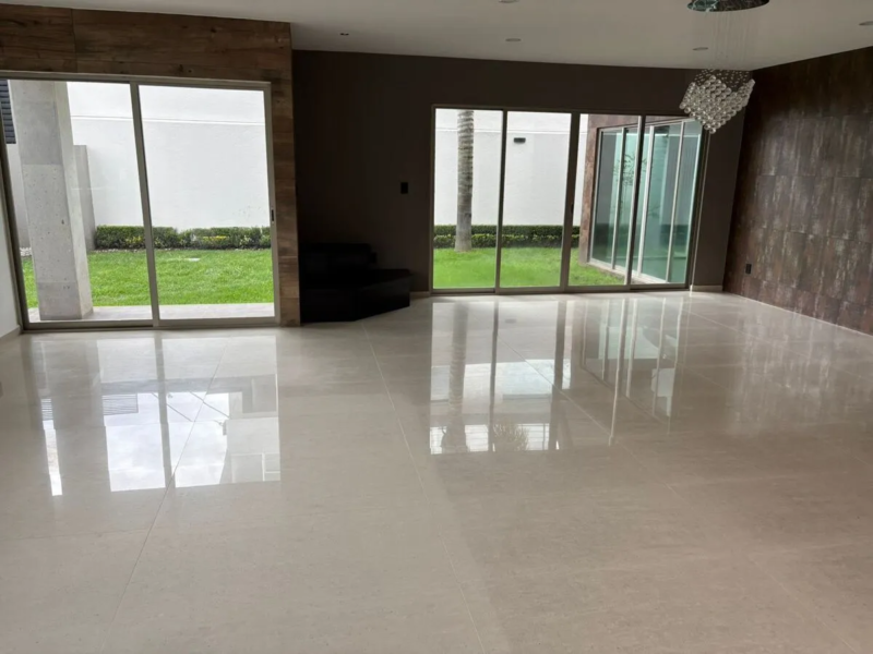 Casa en venta con vistas al club de golf | 1,000 m² | gym y spa privados