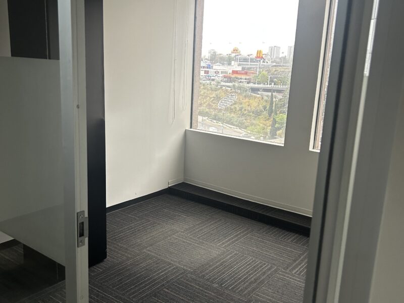 Oficina en renta en Interlomas equipada | lista para operar | 116 m² | iluminación y vistas