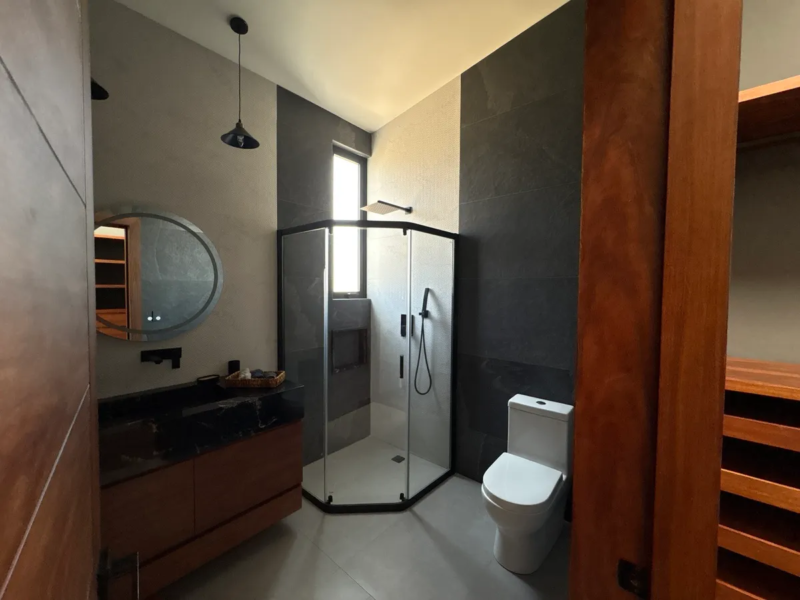 Casa a estrenar en fraccionamiento privado de alta exclusividad | 4 recámaras, 870 m² de construcción