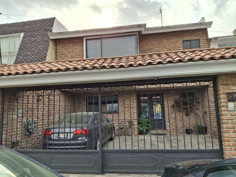 Casa en fraccionamiento privado en Jardines Bellavista, Tlalnepantla | Seguridad | excelente distribución
