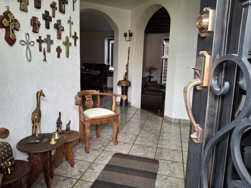 Casa en fraccionamiento privado en Jardines Bellavista, Tlalnepantla | Seguridad | excelente distribución